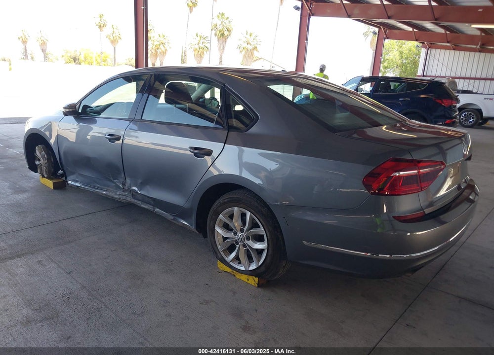 2018 VOLKSWAGEN PASSAT VIN: 1VWAA7A37JC047557