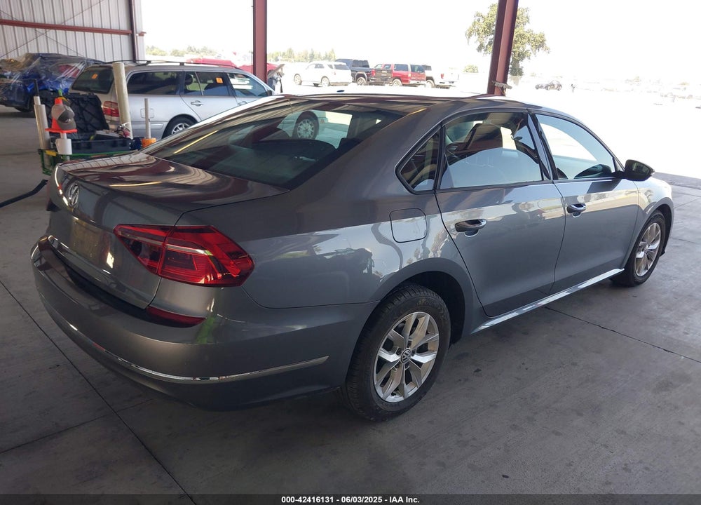 2018 VOLKSWAGEN PASSAT VIN: 1VWAA7A37JC047557