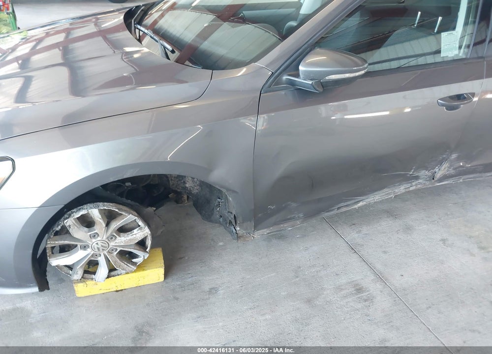 2018 VOLKSWAGEN PASSAT VIN: 1VWAA7A37JC047557