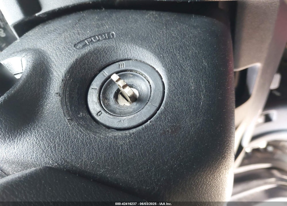 2010 HONDA CR-V LX VIN: 3CZRE3H32AG704524