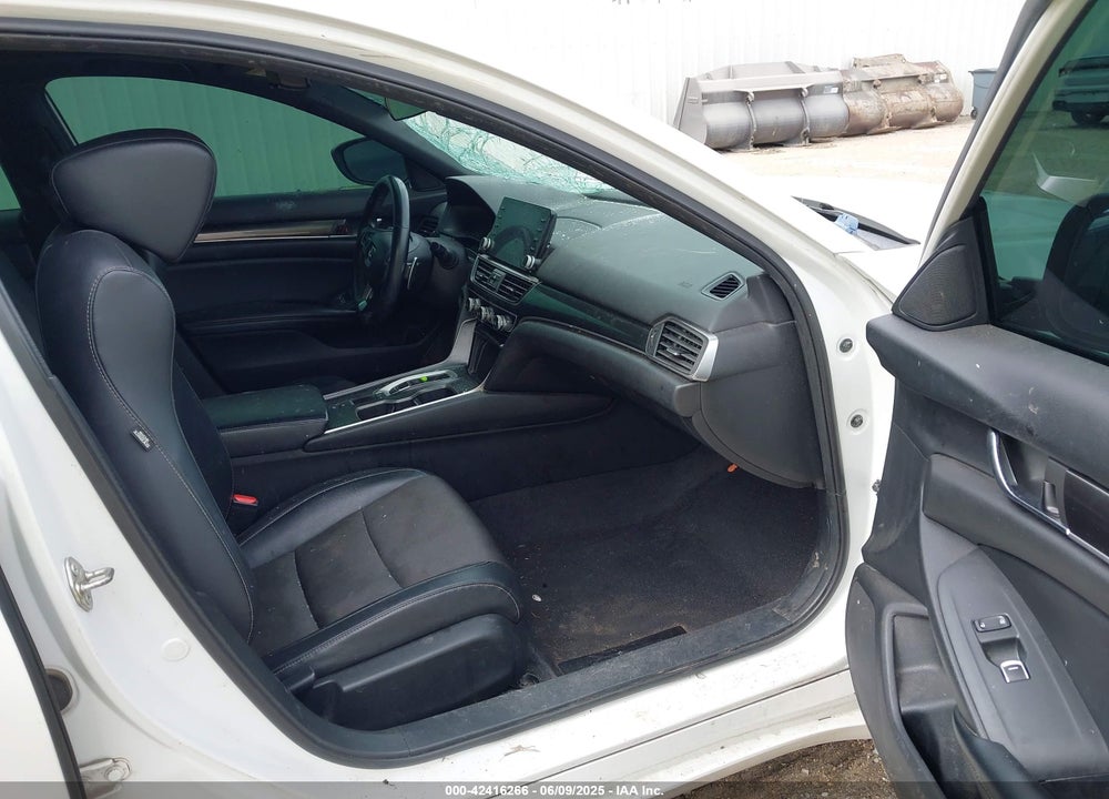 2018 HONDA ACCORD VIN: 1HGCV2F37JA041802