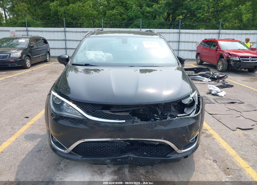 2018 CHRYSLER PACIFICA TOURING L VIN: 2C4RC1BG4JR100494
