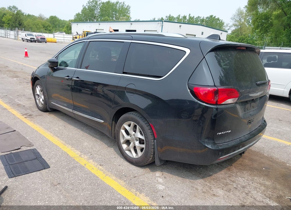 2018 CHRYSLER PACIFICA TOURING L VIN: 2C4RC1BG4JR100494