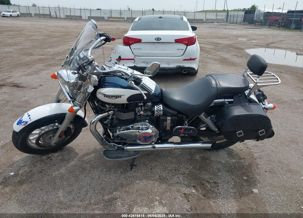 2011 TRIUMPH MOTORCYCLE AMERICA VIN: SMT905RN6BT488232