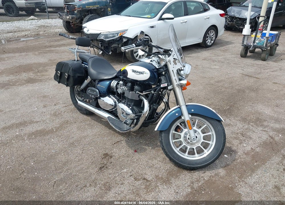 2011 TRIUMPH MOTORCYCLE AMERICA VIN: SMT905RN6BT488232