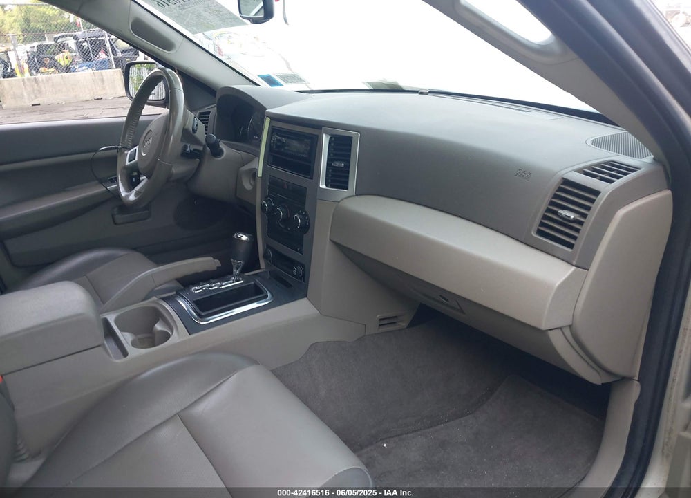 2008 JEEP GRAND CHEROKEE VIN: 1J8GR48K98C136485
