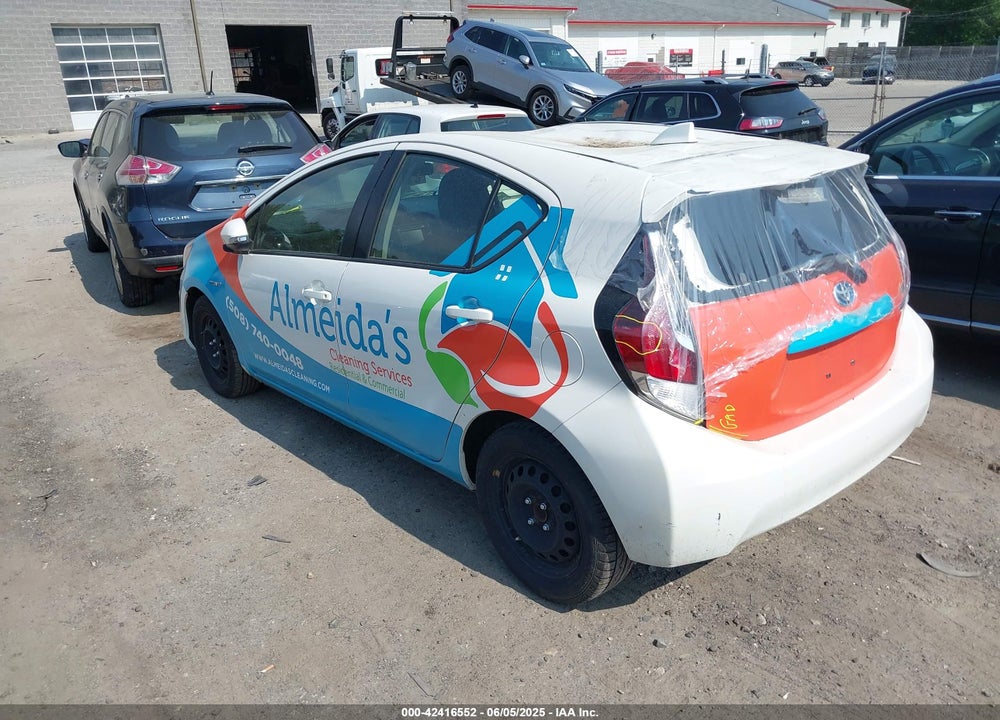 2015 TOYOTA PRIUS C VIN: JTDKDTB33F1586279
