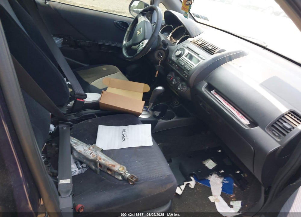 2008 HONDA FIT VIN: JHMGD38658S043311