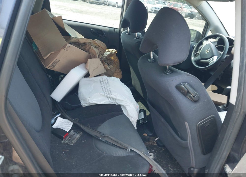 2008 HONDA FIT VIN: JHMGD38658S043311