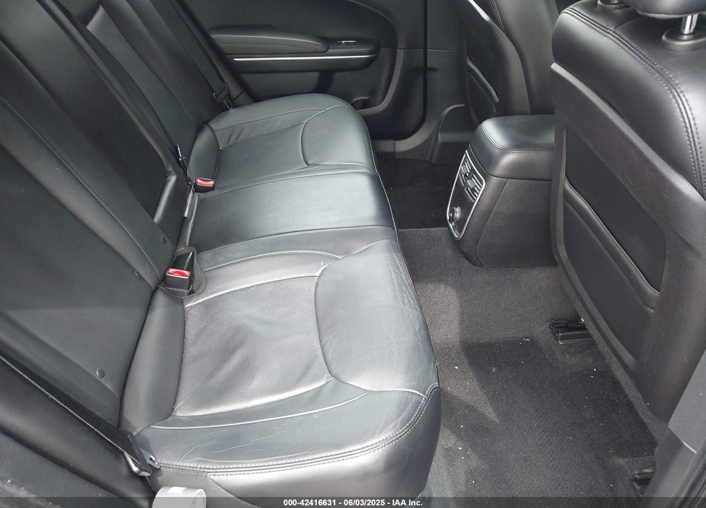 2014 CHRYSLER 300 VIN: 2C3CCAAG7EH322857