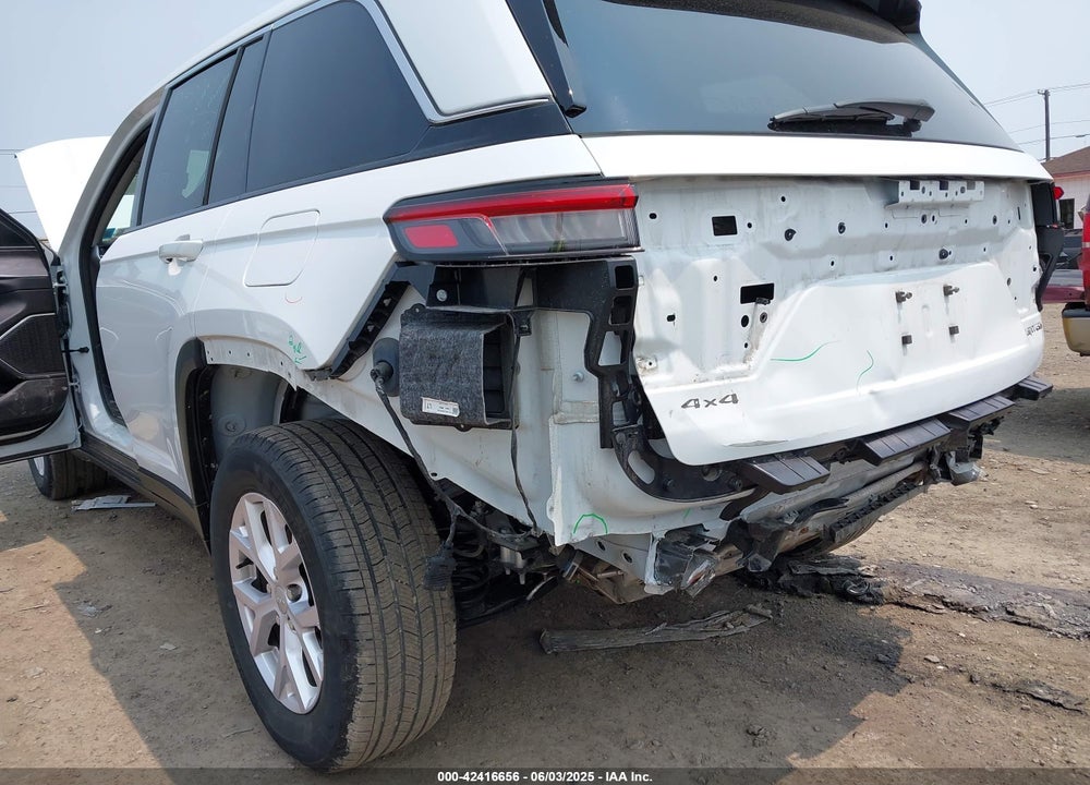 2022 JEEP GRAND CHEROKEE VIN: 1C4RJHBG1N8595107