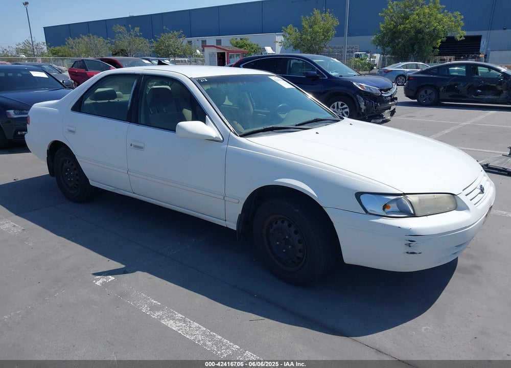 1997 TOYOTA CAMRY LE VIN: JT2BG22K9V0035098