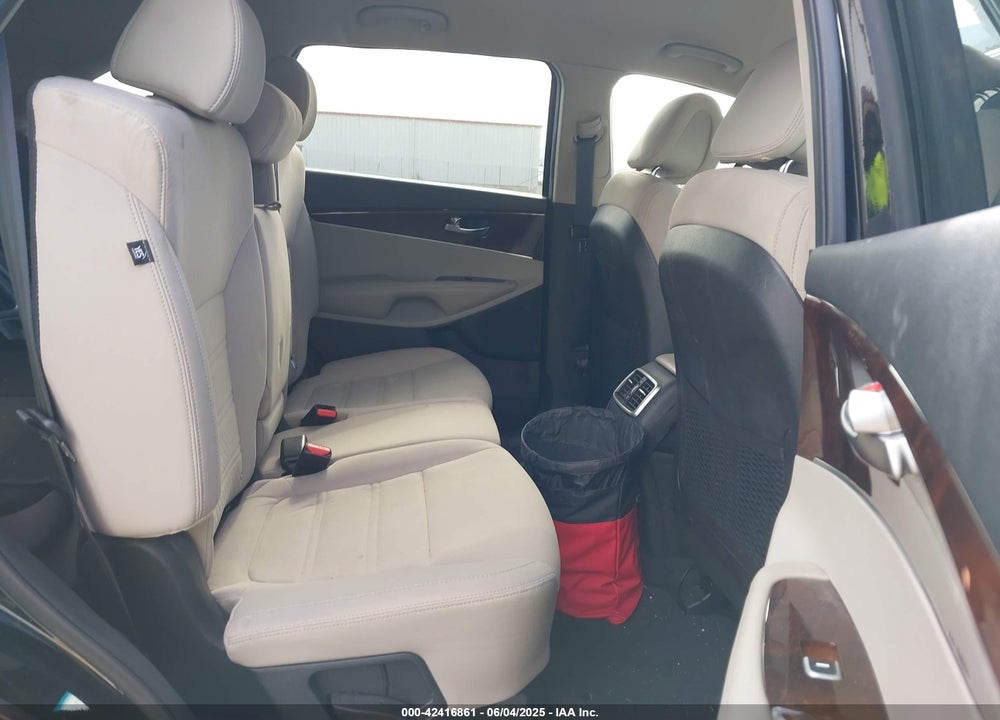 2016 KIA SORENTO VIN: 5XYPGDA50GG131686