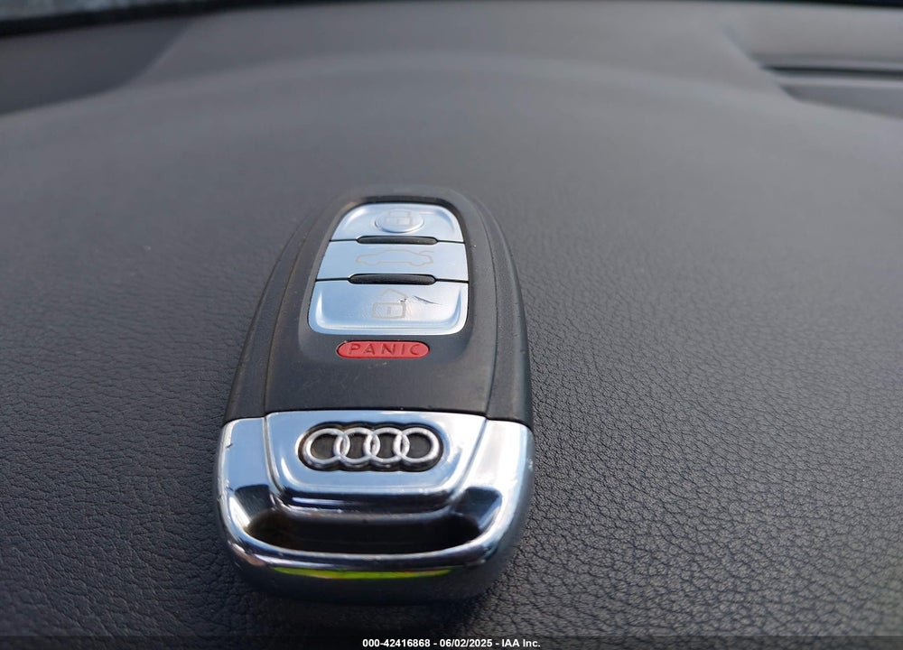 2013 AUDI A4 VIN: WAUFFAFL8DN038873