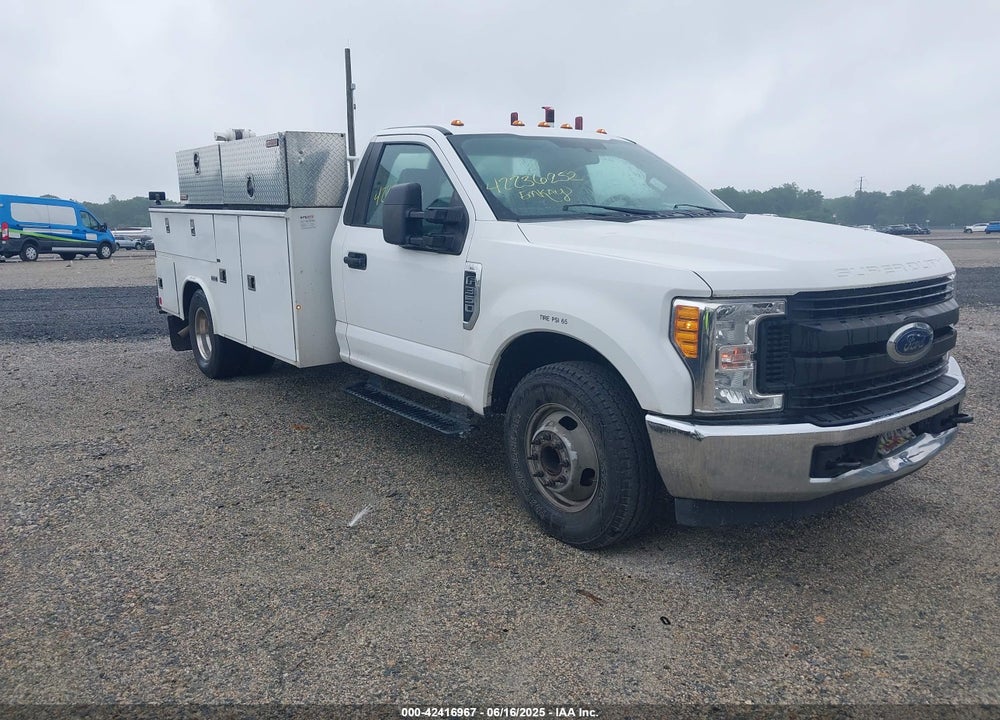 2017 FORD F-350 CHASSIS XL VIN: 1FDRF3G66HEE06795