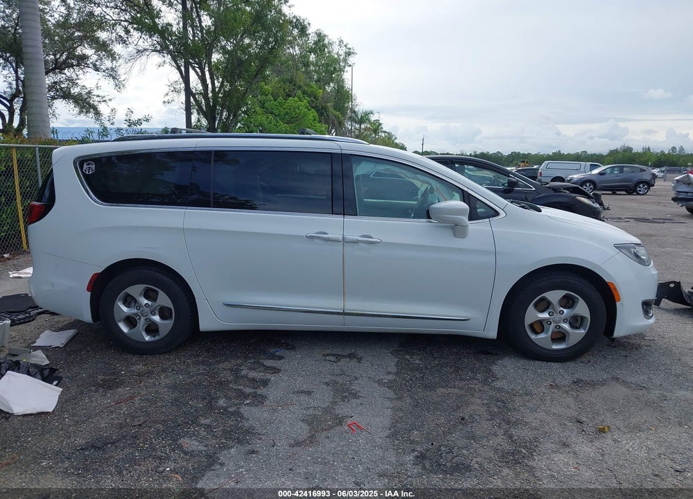 2017 CHRYSLER PACIFICA VIN: 2C4RC1EG4HR652969