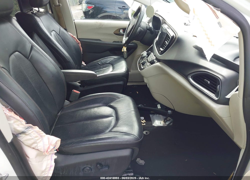 2017 CHRYSLER PACIFICA VIN: 2C4RC1EG4HR652969