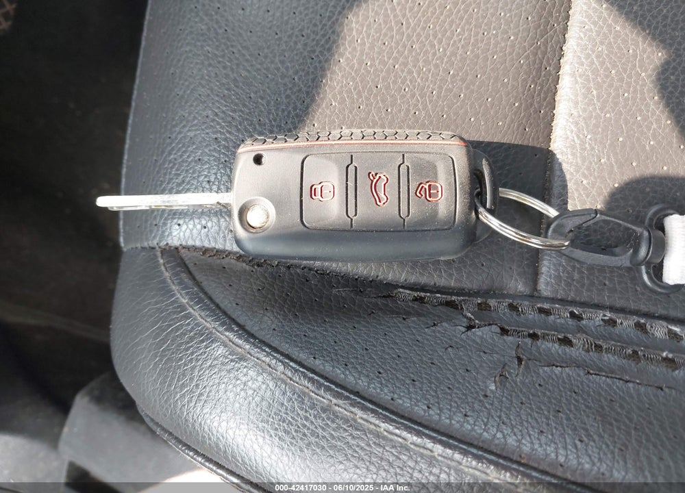 2008 VOLKSWAGEN JETTA VIN: 3VWRA71KX8M181952