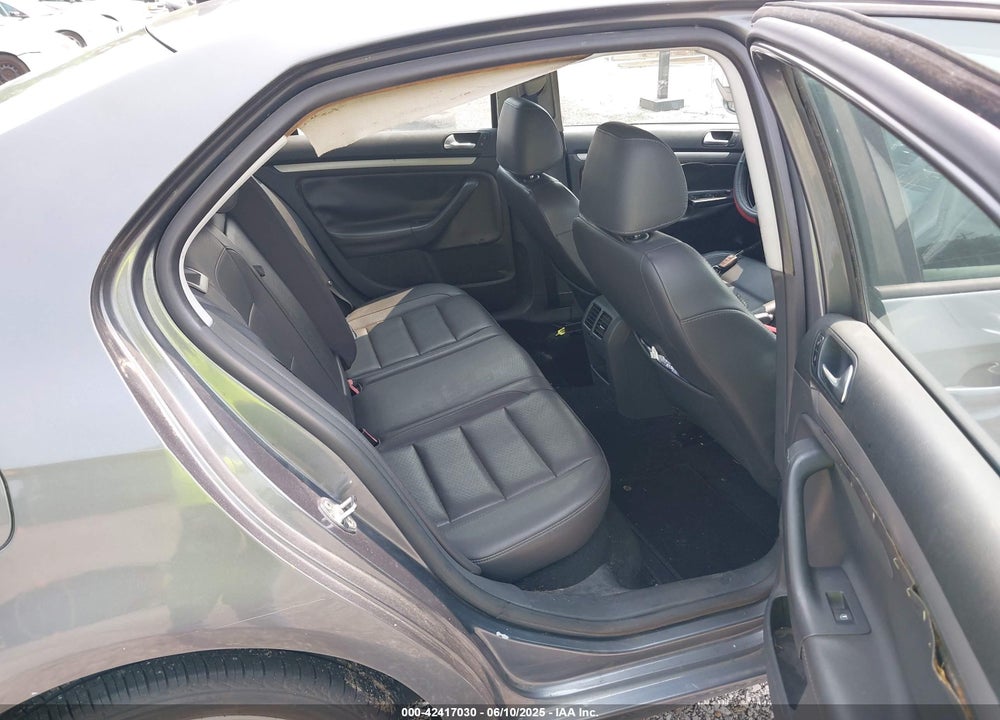 2008 VOLKSWAGEN JETTA VIN: 3VWRA71KX8M181952