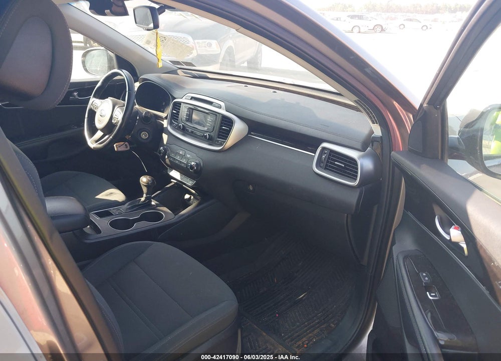 2016 KIA SORENTO 2.4L LX VIN: 5XYPGDA34GG170537