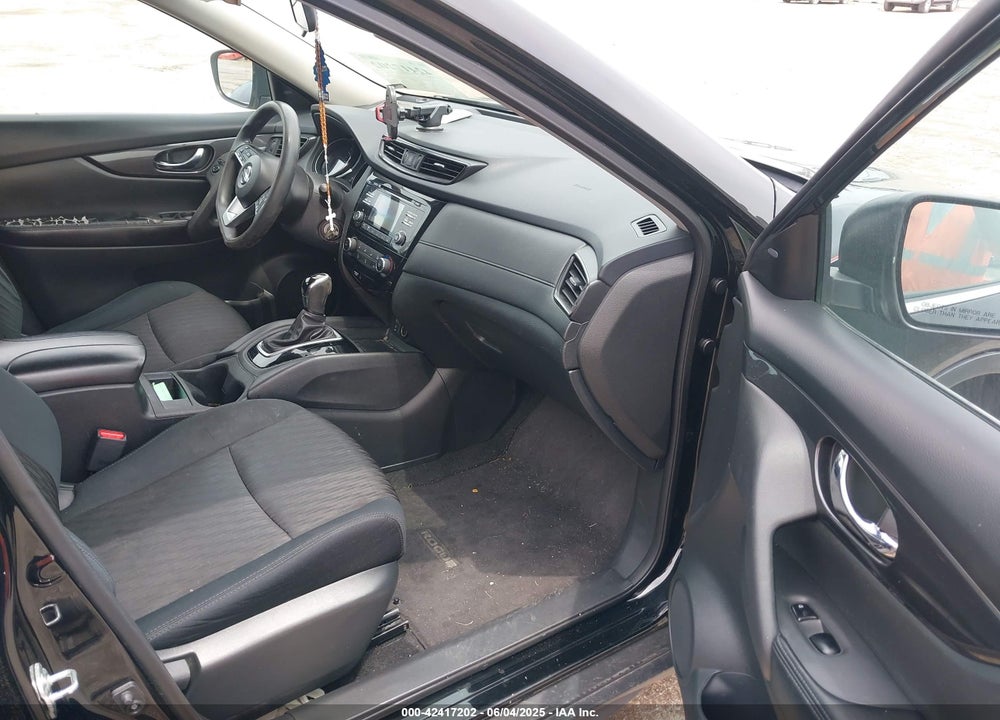 2017 NISSAN ROGUE VIN: 5N1AT2MVXHC861592