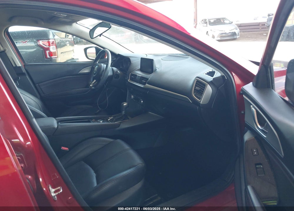 2018 MAZDA 3 TOURING VIN: 3MZBN1L37JM172673