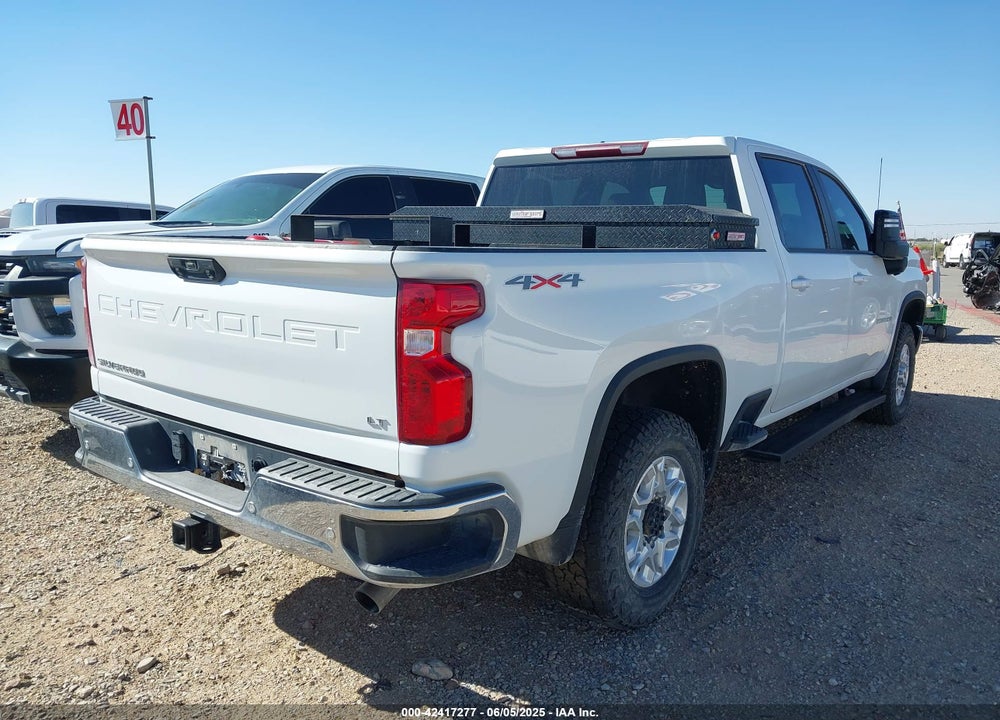 2022 CHEVROLET SILVERADO 2500HD 4WD STANDARD BED LT VIN: 1GC4YNE73NF178082