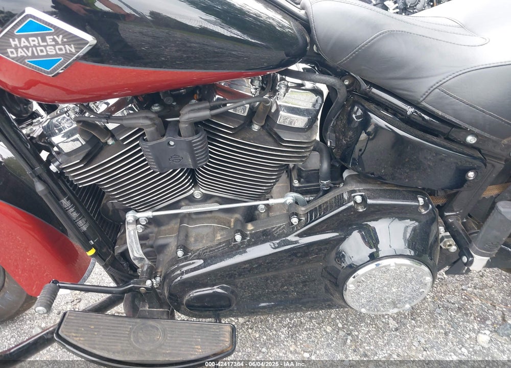 2025 HARLEY-DAVIDSON FLHC VIN: 1HD1YA91XSB014038