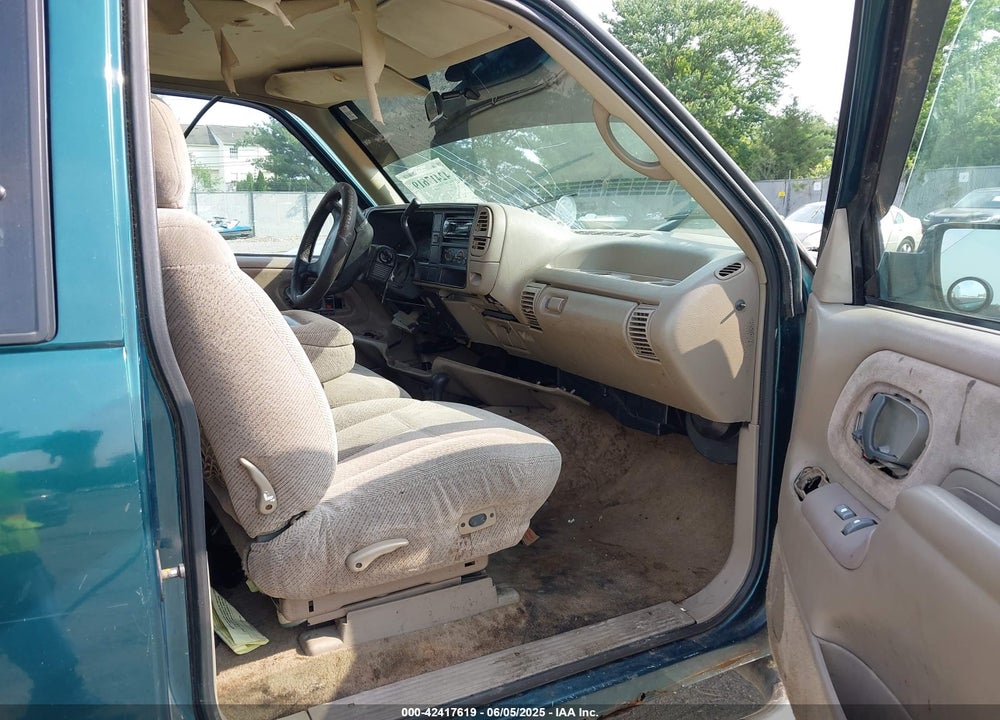 1996 GMC SIERRA K1500 VIN: 2GTEK19W7T1537261