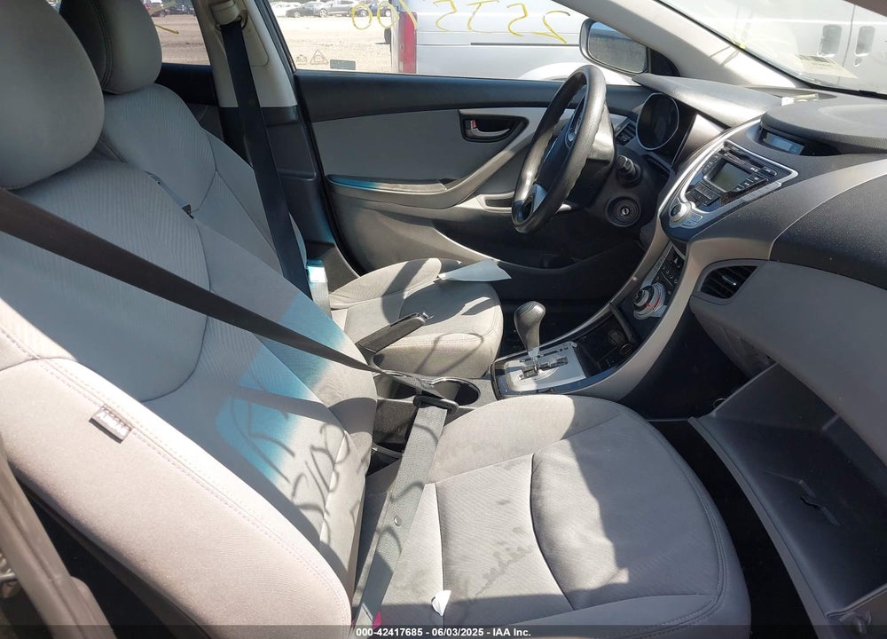 2011 HYUNDAI ELANTRA VIN: 5NPDH4AE2BH055485