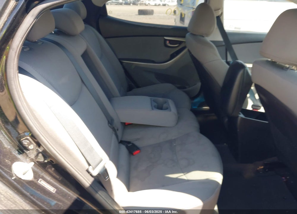 2011 HYUNDAI ELANTRA VIN: 5NPDH4AE2BH055485