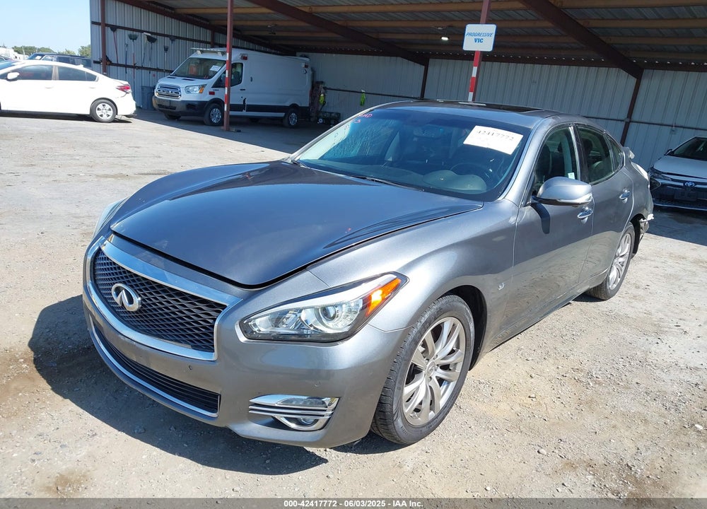 2017 INFINITI Q70 VIN: JN1BY1AP1HM740652