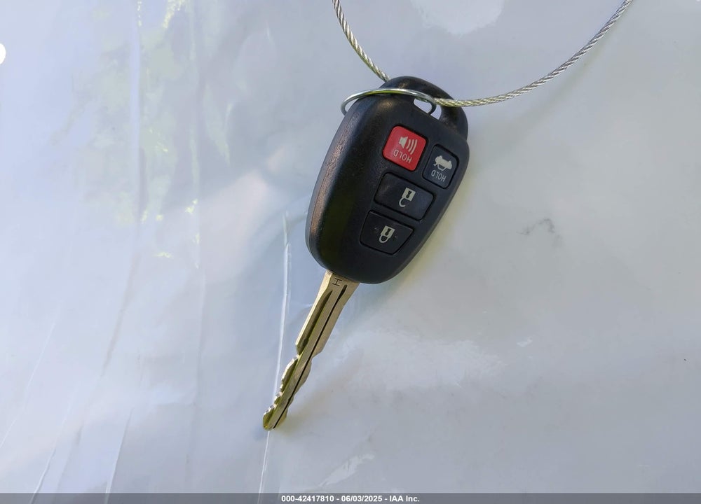 2017 TOYOTA COROLLA SE VIN: 5YFBURHE6HP575352