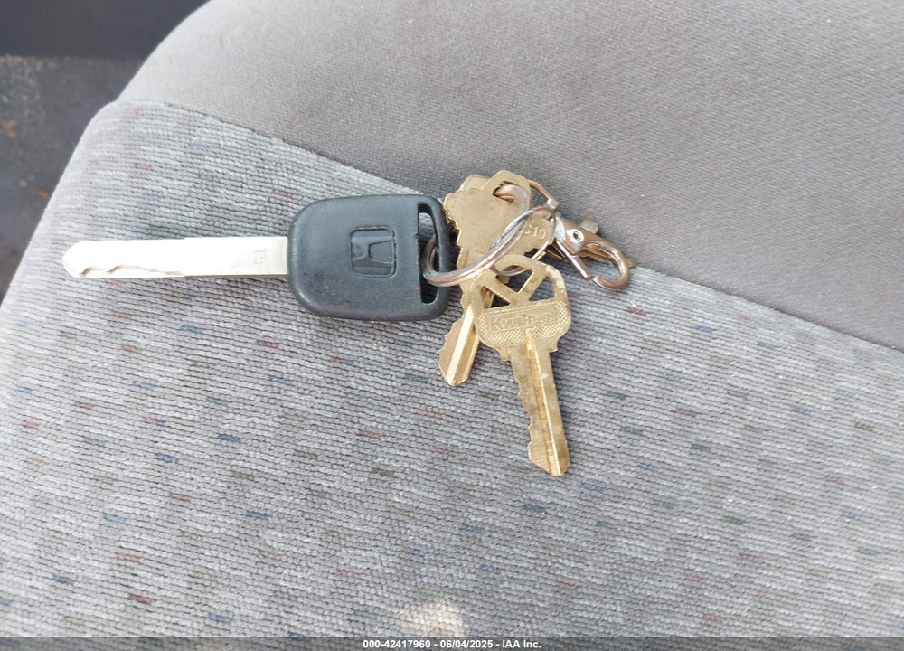 2004 HONDA CIVIC VP VIN: 1HGES16324L025530