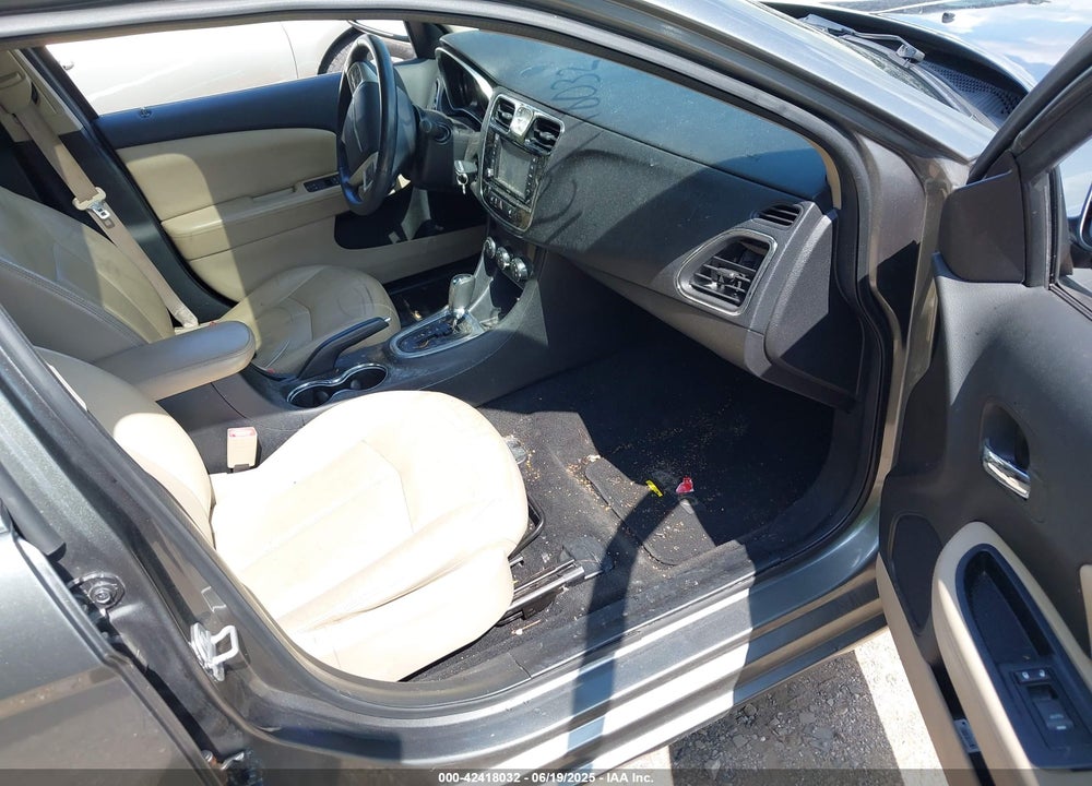 2012 CHRYSLER 200 VIN: 1C3CCBCG1CN315443