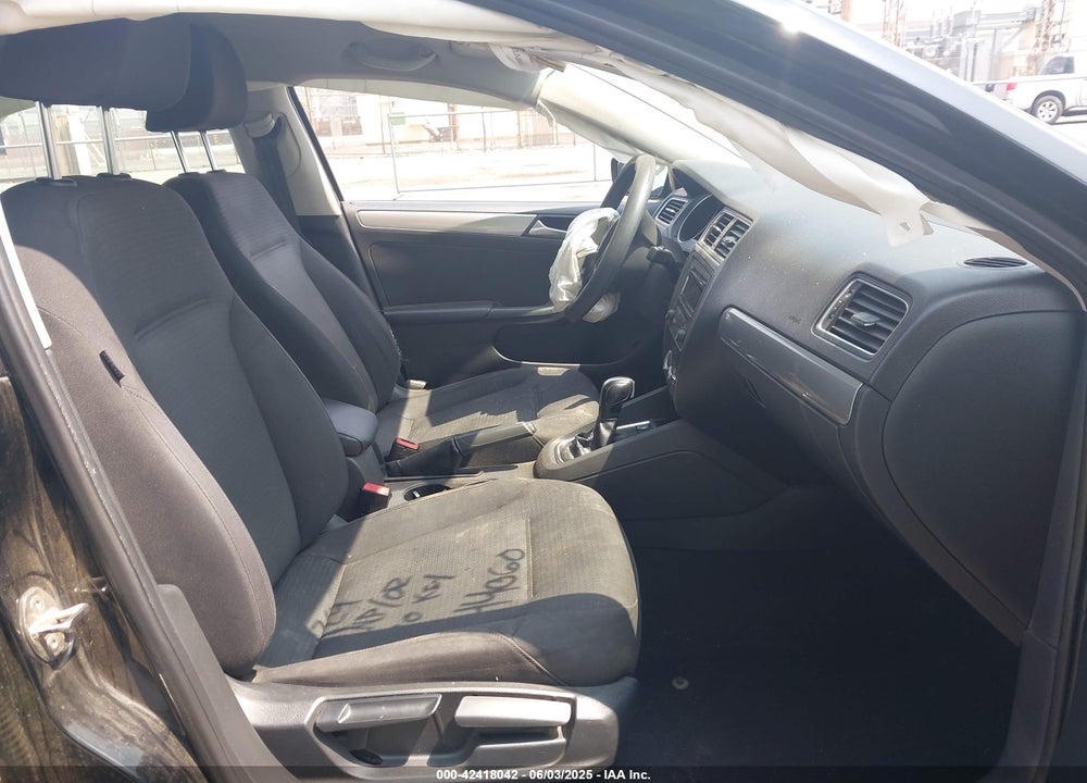 2015 VOLKSWAGEN JETTA 1.8T SE VIN: 3VWD17AJXFM259306