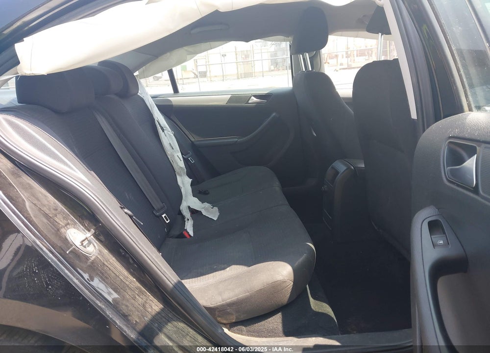 2015 VOLKSWAGEN JETTA 1.8T SE VIN: 3VWD17AJXFM259306