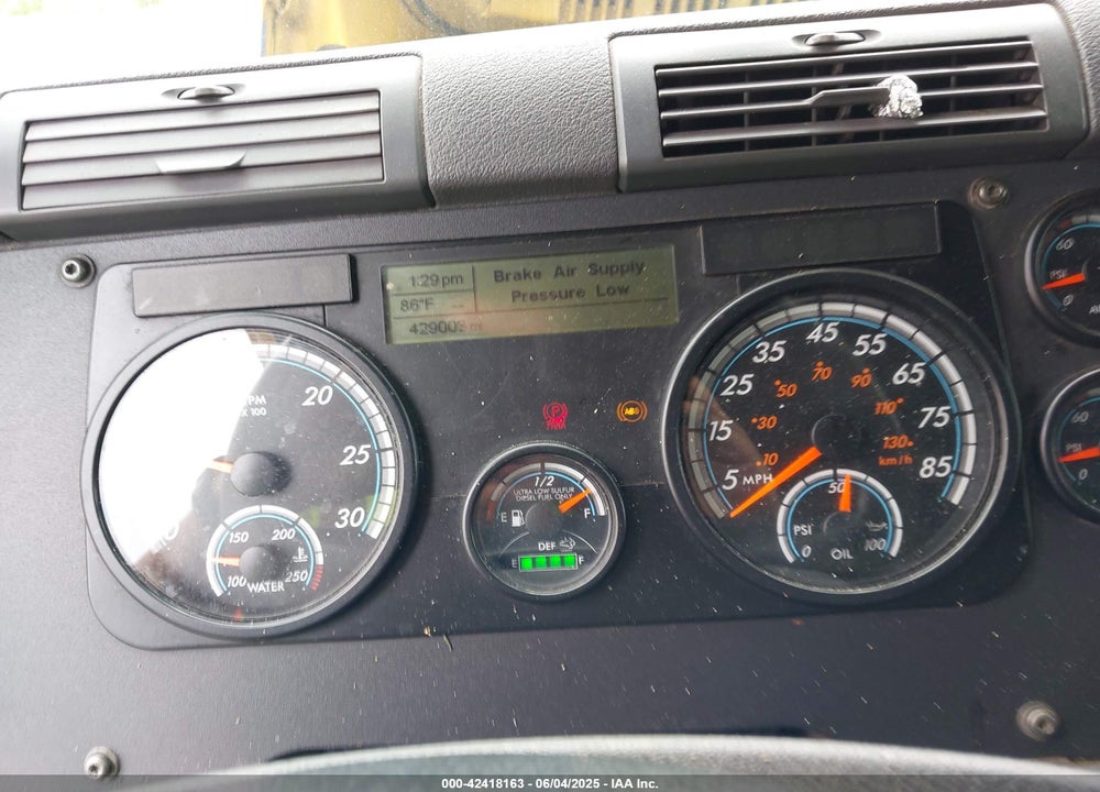 2015 FREIGHTLINER CASCADIA 125 --- VIN: 3AKJGLD54FSGE3090