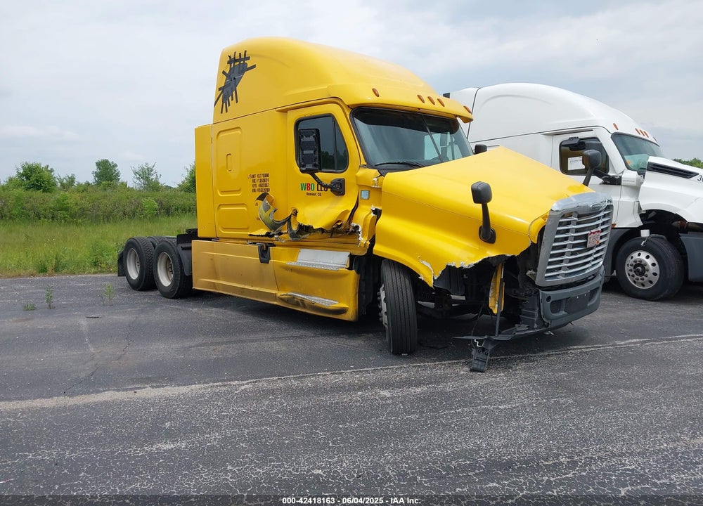 2015 FREIGHTLINER CASCADIA 125 --- VIN: 3AKJGLD54FSGE3090