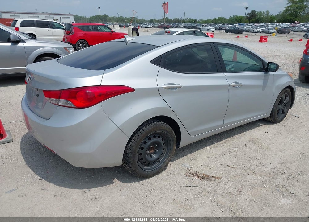 2011 HYUNDAI ELANTRA VIN: 5NPDH4AE5BH031049