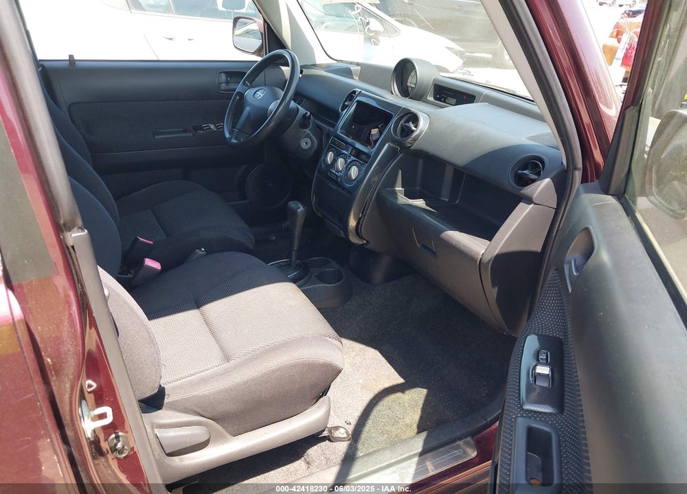 2005 SCION XB VIN: JTLKT324X54021847