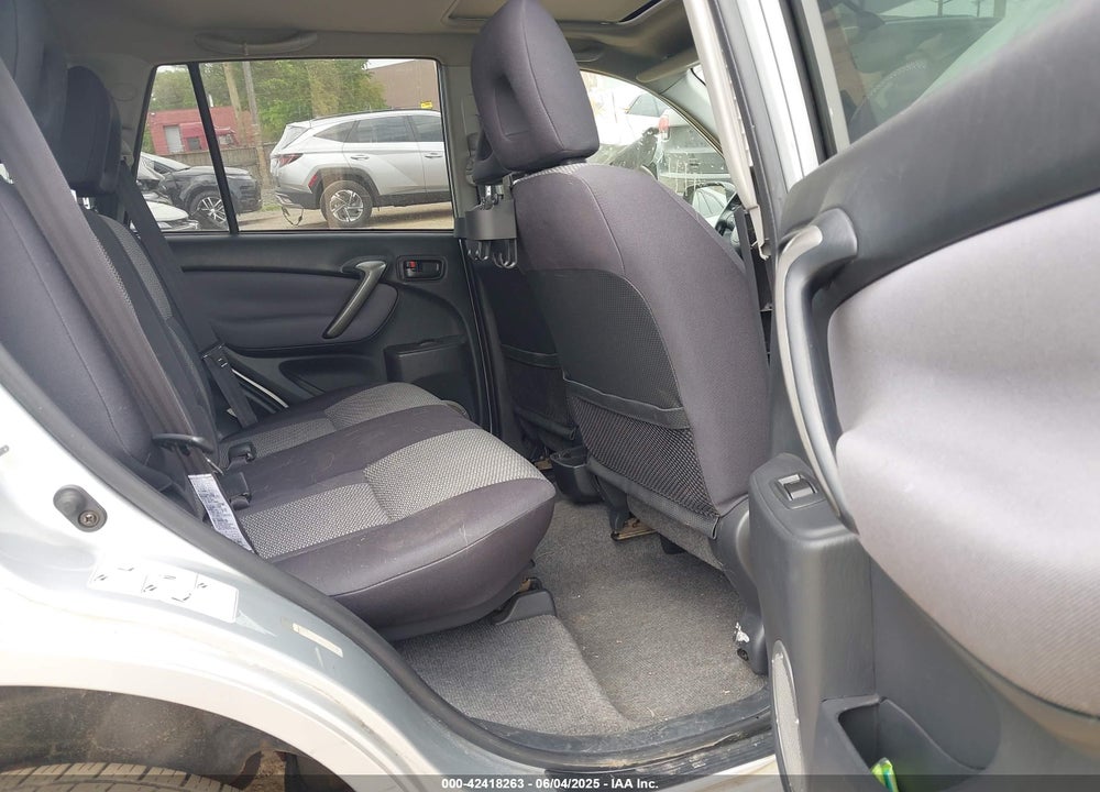 2004 TOYOTA RAV4 VIN: JTEGD20V440044689