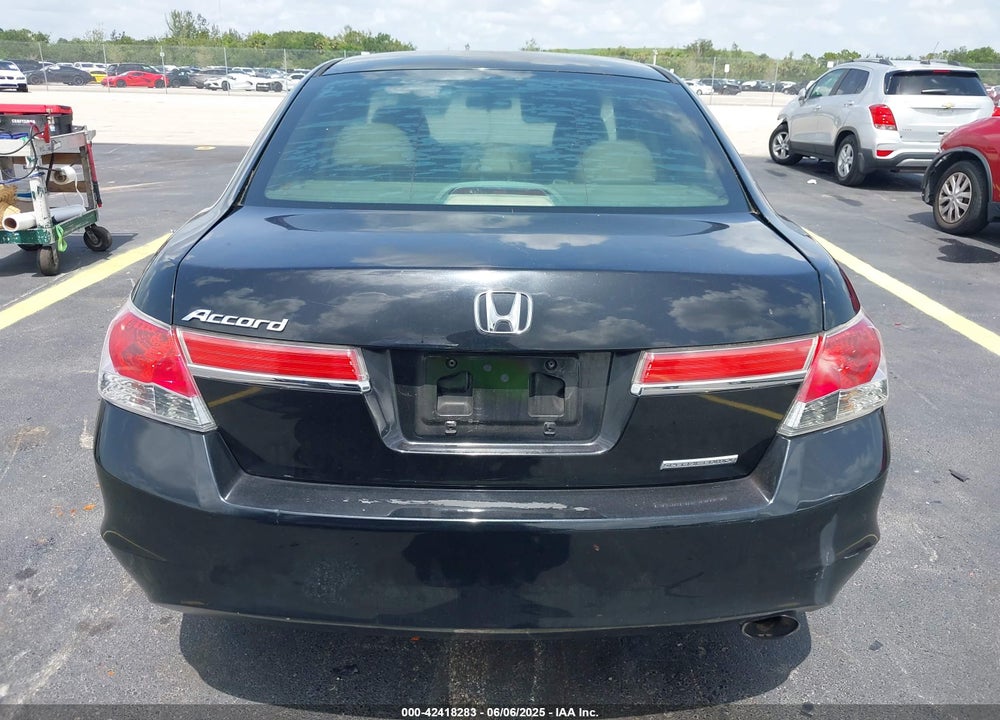 2011 HONDA ACCORD VIN: 1HGCP2F67BA101924