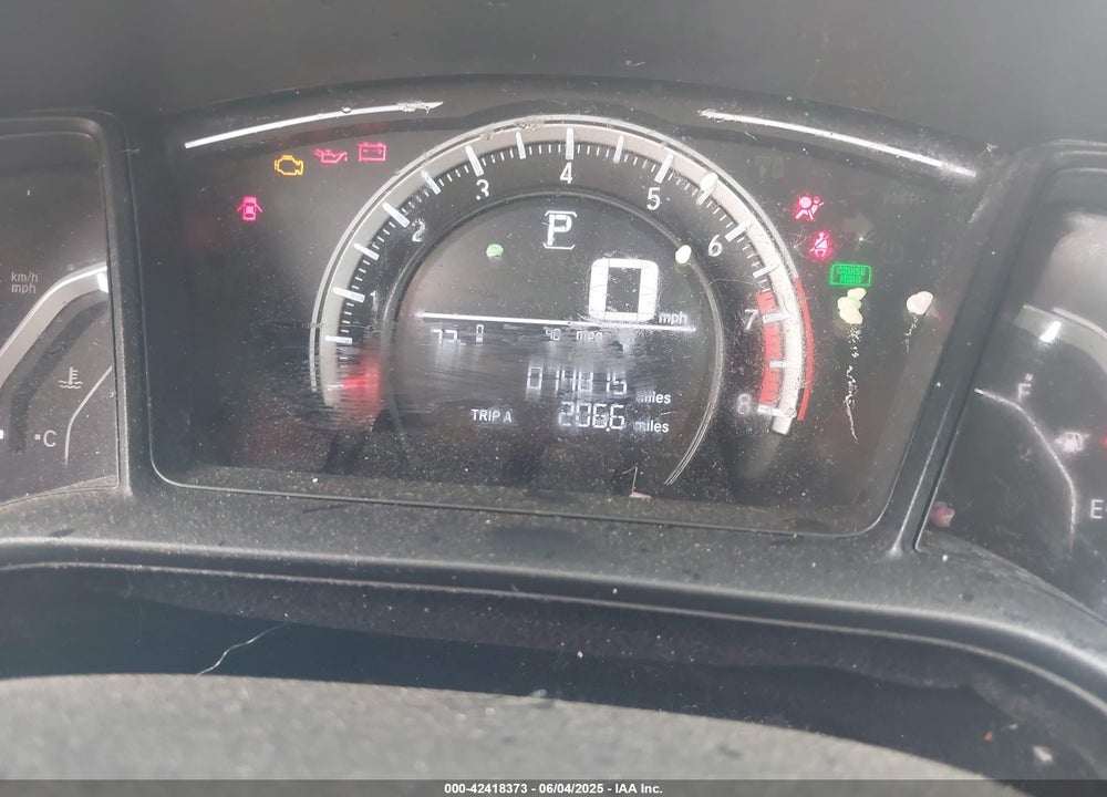 2018 HONDA CIVIC VIN: 2HGFC2F52JH528878