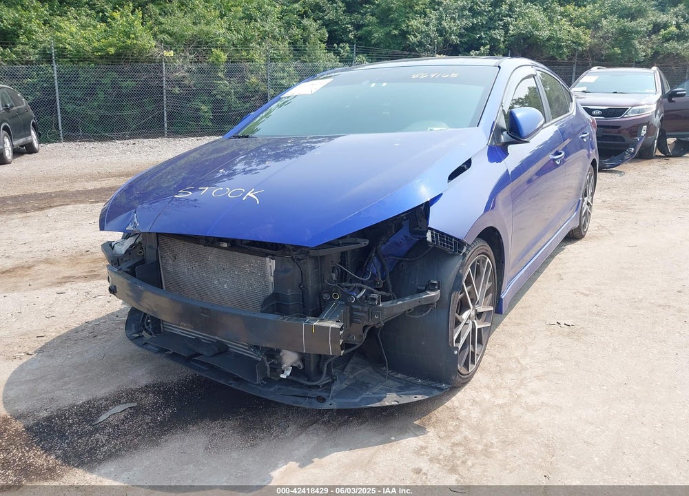 2019 HYUNDAI ELANTRA VIN: KMHD04LB3KU864165
