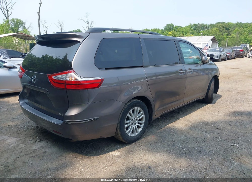 2015 TOYOTA SIENNA XLE 8 PASSENGER VIN: 5TDYK3DC6FS553695