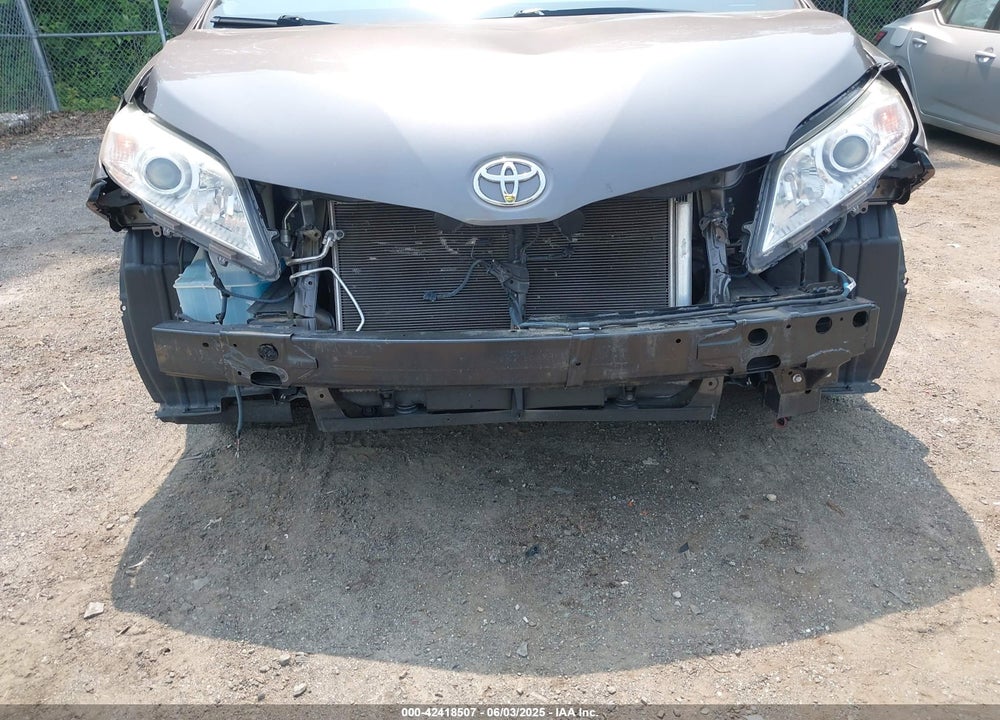 2015 TOYOTA SIENNA XLE 8 PASSENGER VIN: 5TDYK3DC6FS553695