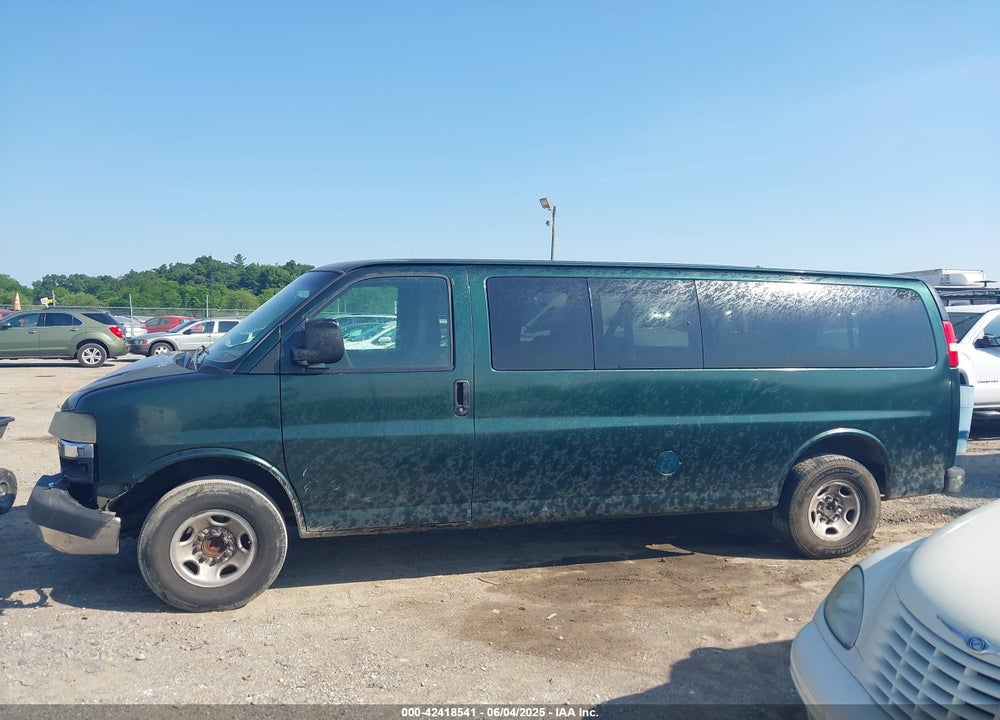 2009 CHEVROLET EXPRESS 3500 LS VIN: 1GAHG39K291137235
