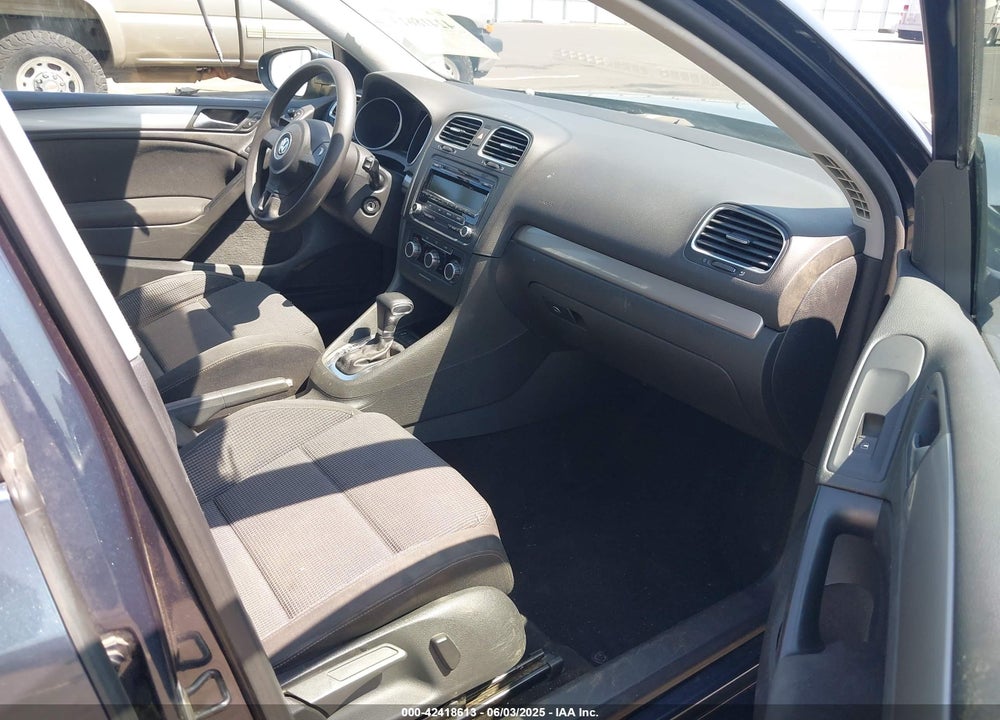 2011 VOLKSWAGEN GOLF VIN: WVWDB7AJ3BW114800