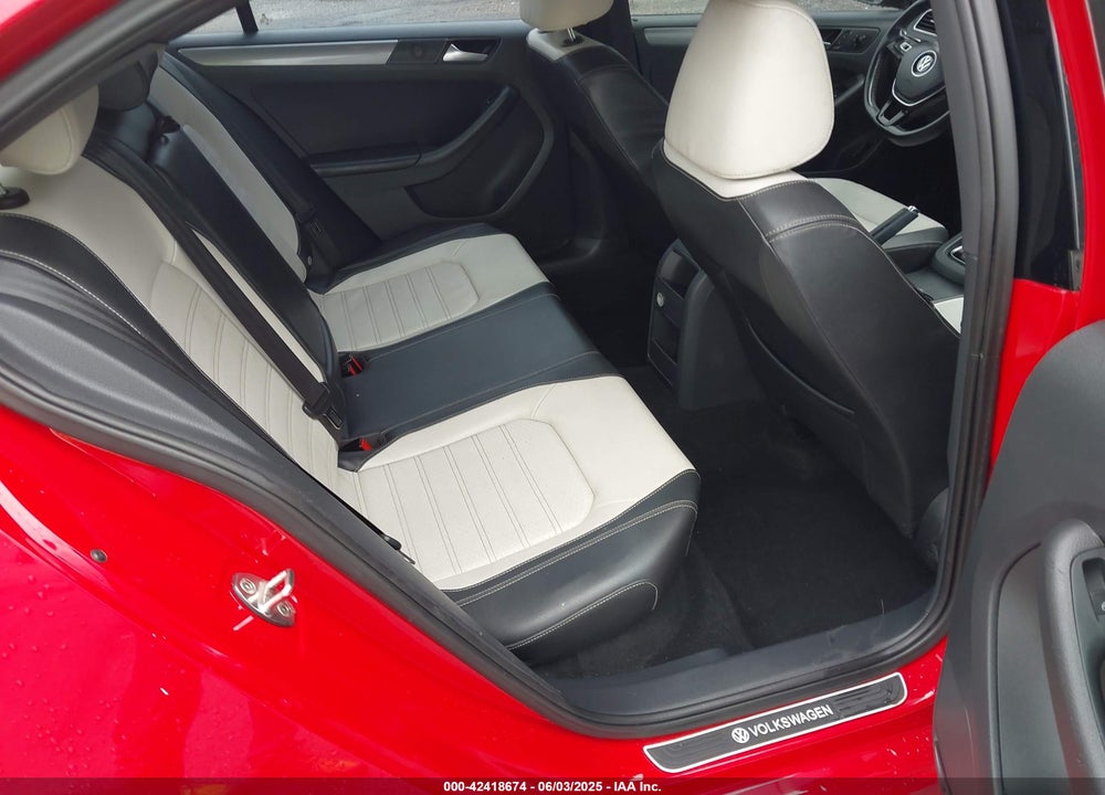 2016 VOLKSWAGEN JETTA VIN: 3VWD17AJ5GM338769